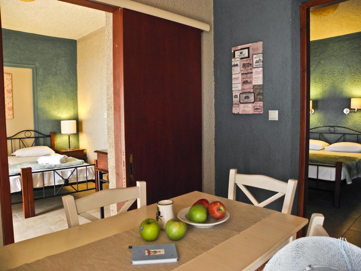 Irilena Studios And Apartments Lassi  Ngoại thất bức ảnh